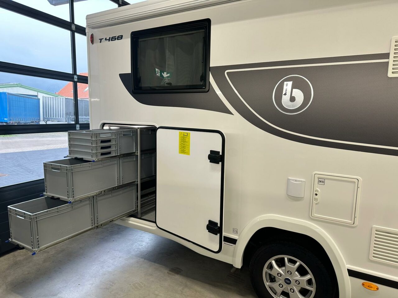 Wohnmobil Mit Großer Heckgarage Für Motorrad Auszugsysteme Wohnmobil Heckgarage Hannover - Deister Wohnmobile