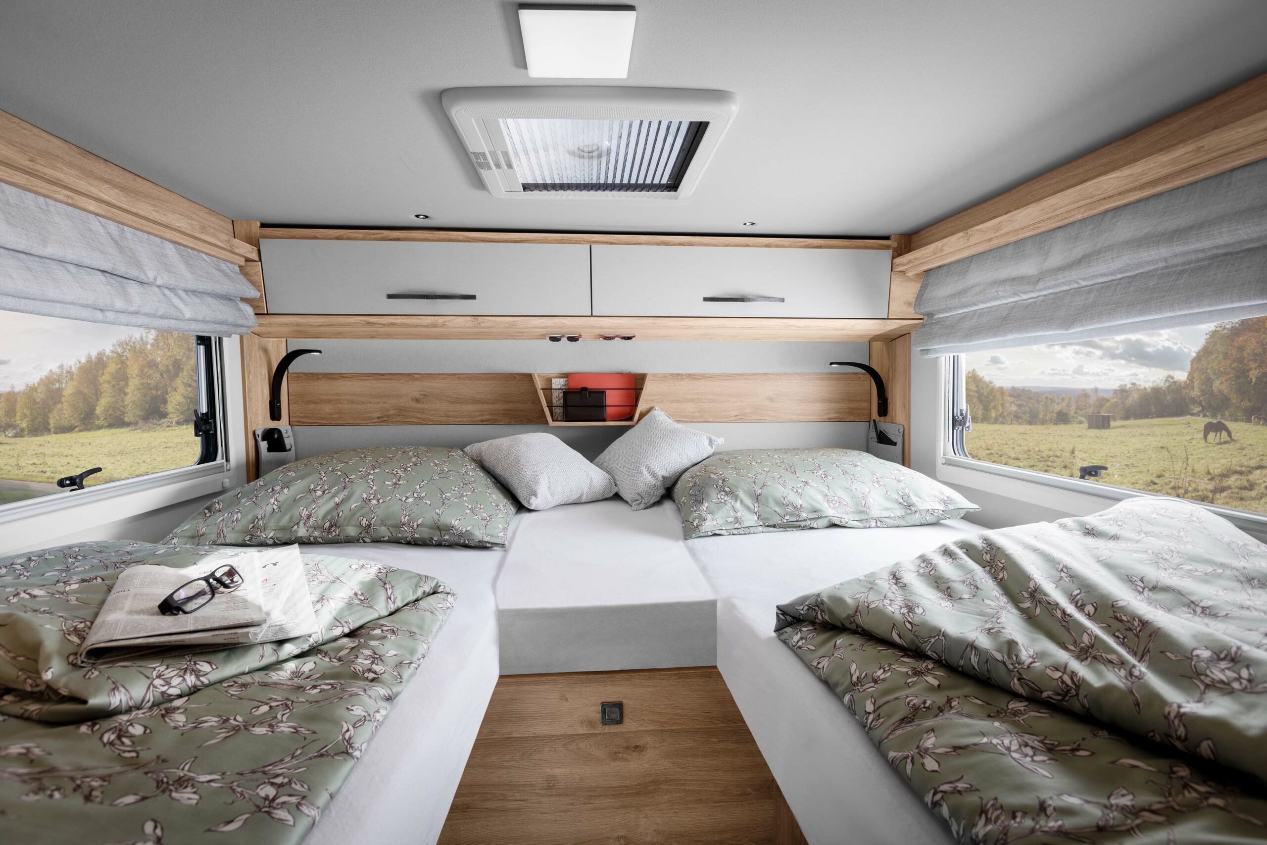 Eura Mobil Profila T auf MB Interieur Chalet Rustico